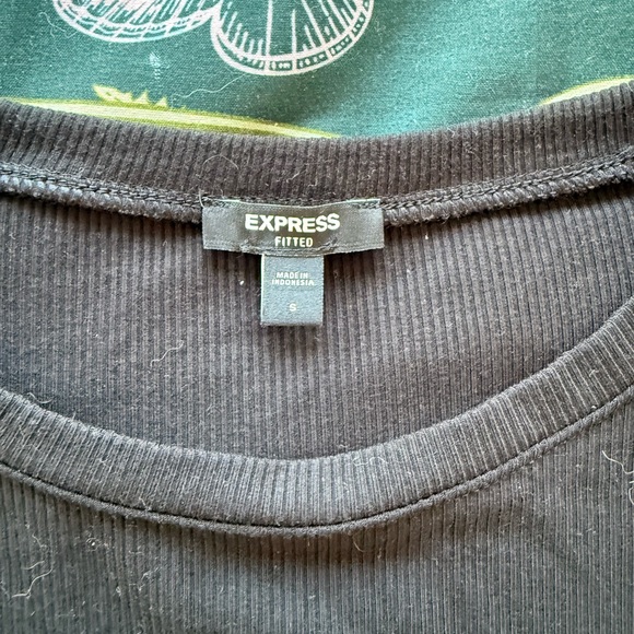 Express Ribbed Black Fitted Top - Picture 7 of 7